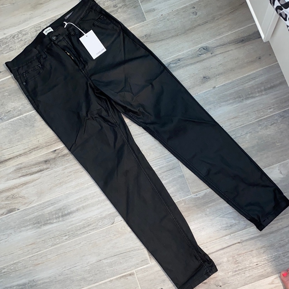 Sneak Peek Pants